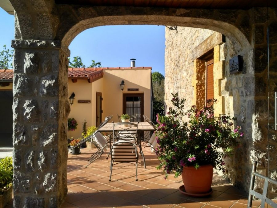 Porche en La Casona del Caramen